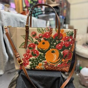Gorgeous Tory Burch Emerson Tote (Fruit, Summer, Leather, Luxe)